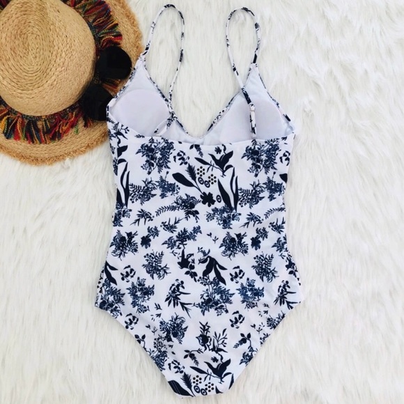 🌟ONLY 1 LEFT🌟 adorable one piece - Picture 3 of 7